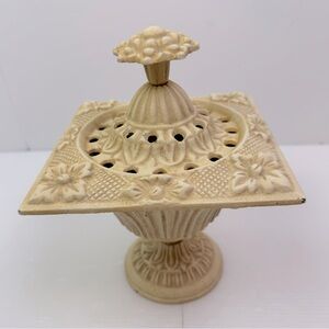 Hen Feathers Ivory Cast Iron Large 9.5” Lidded Urn Flower Home Garden Decor VTG